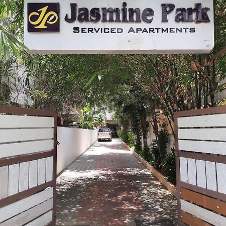 Aparthotel Jasmine Park Chennai Exterior foto